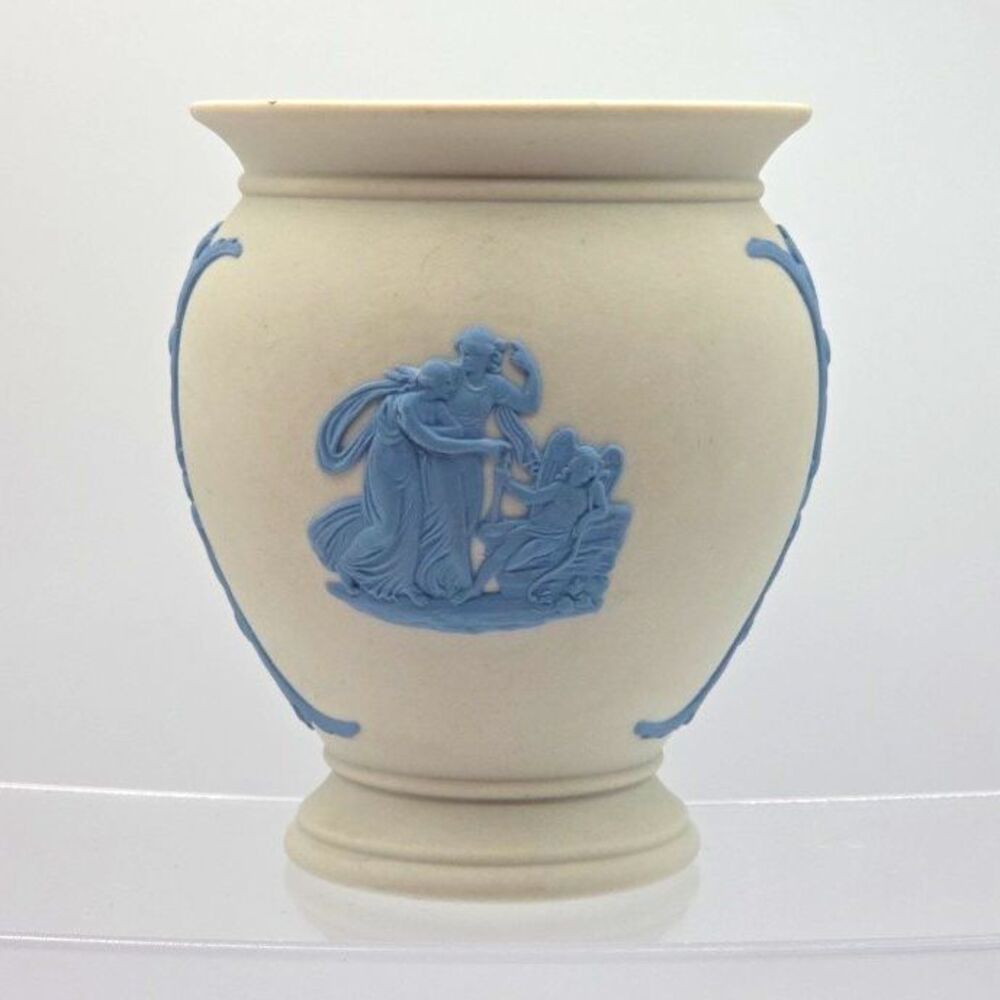 Vintage Wedgwood Jasperware Cream White Vase Blue Classical Relief England PHOTO